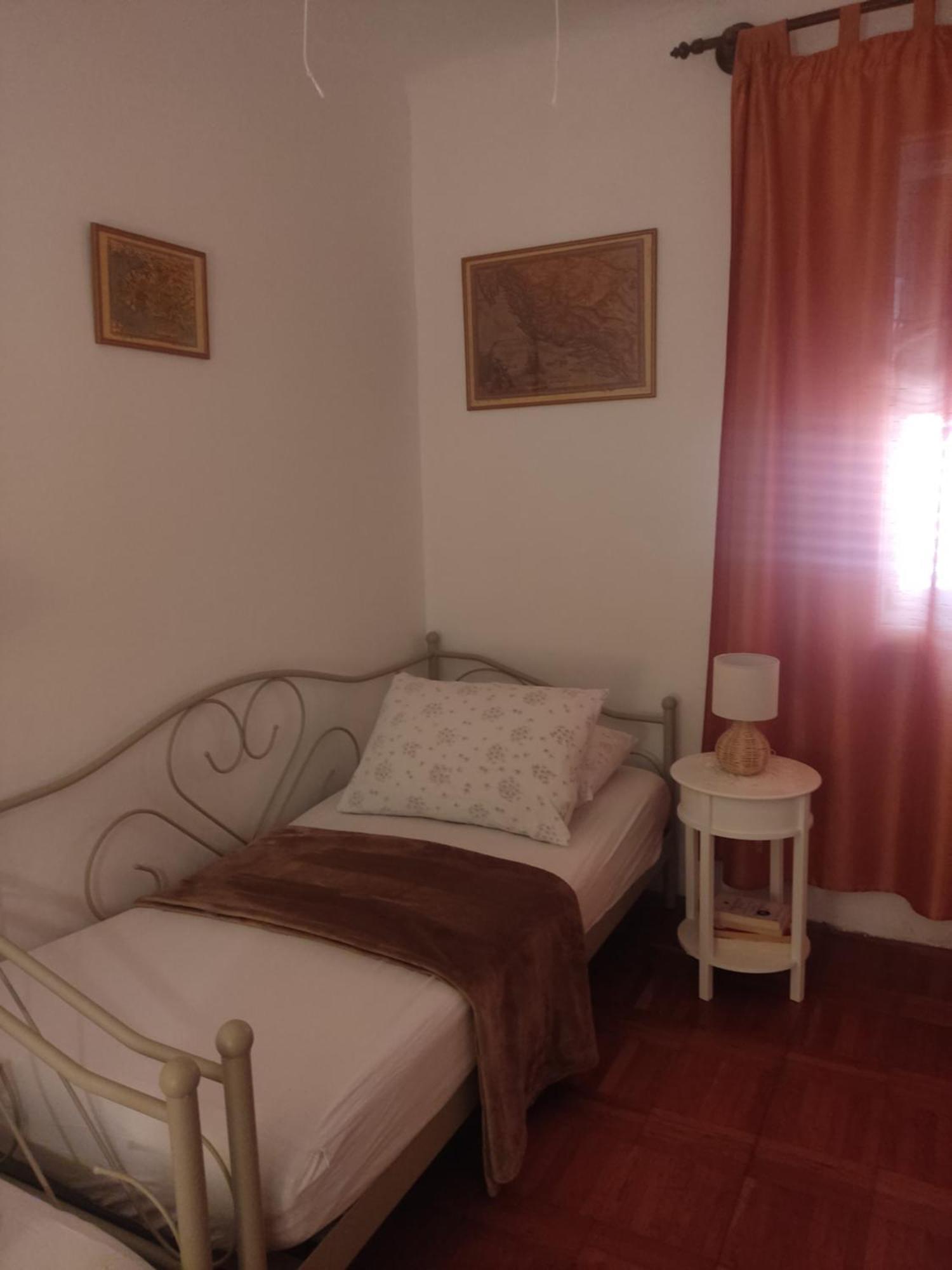 Anajogo Apartment Split